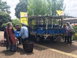 地元農産物の移動即売会