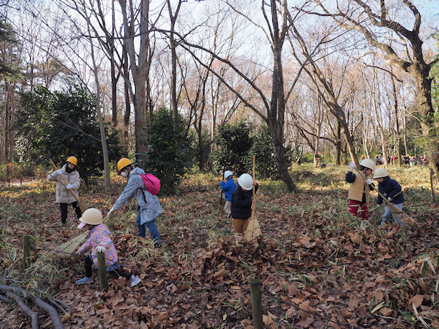 清瀬 落ち葉はき体験会(㏌　野塩地域市民センター)